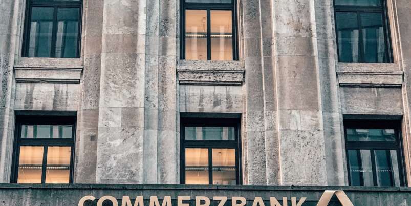 Commerxbank establishment